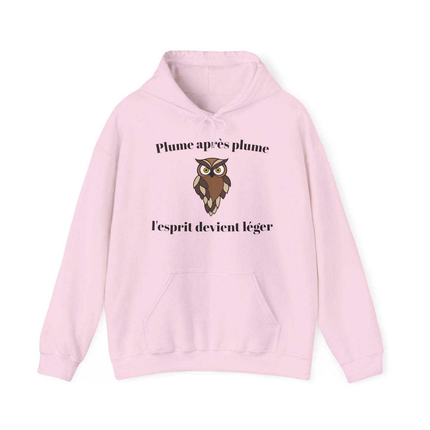 Hoodie unisex "Plume après plume, l'esprit devient léger" avec notre adorable petite chouette.