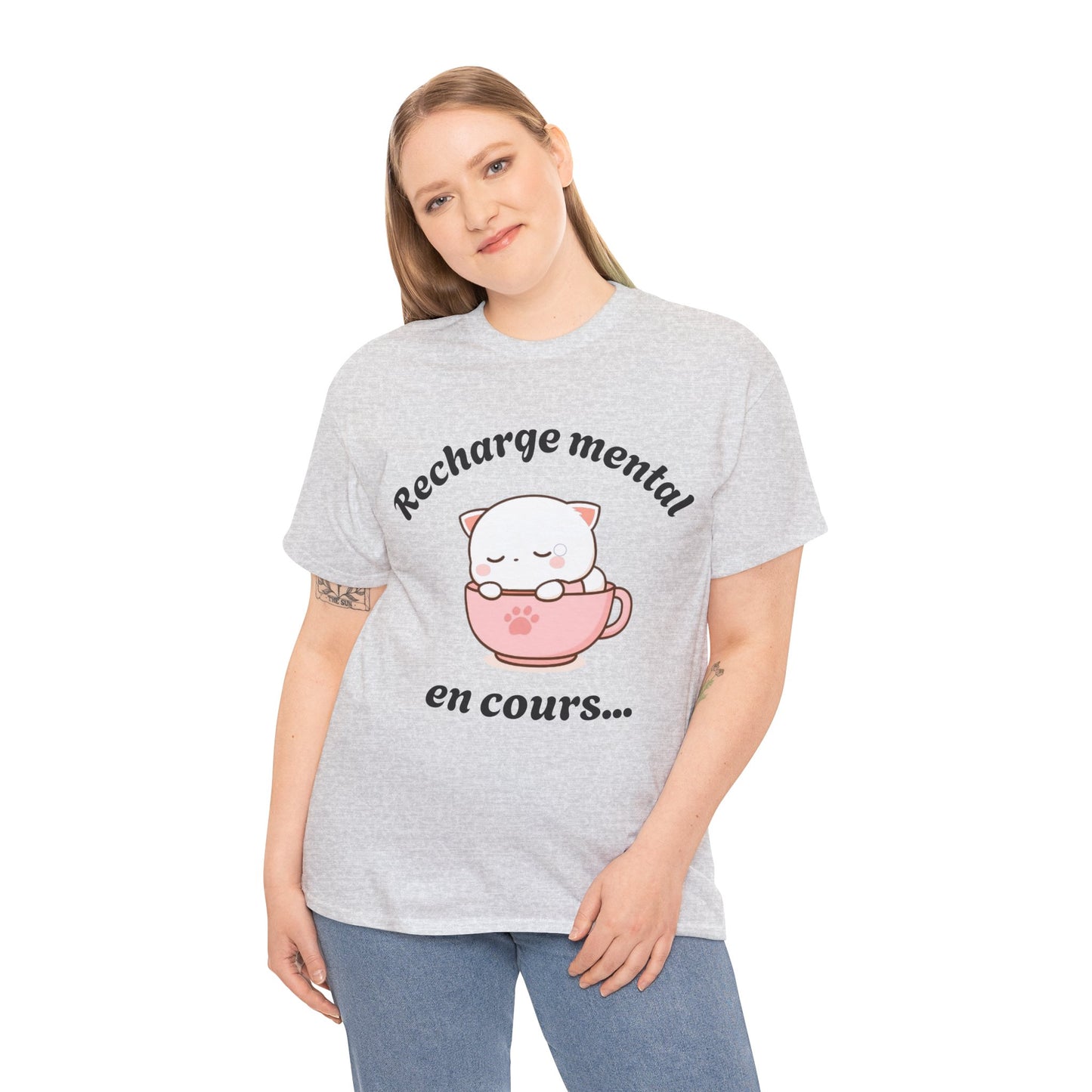 T-shirt unisex 100% coton "Recharge mental en cours..." avec notre adorable petit chat.