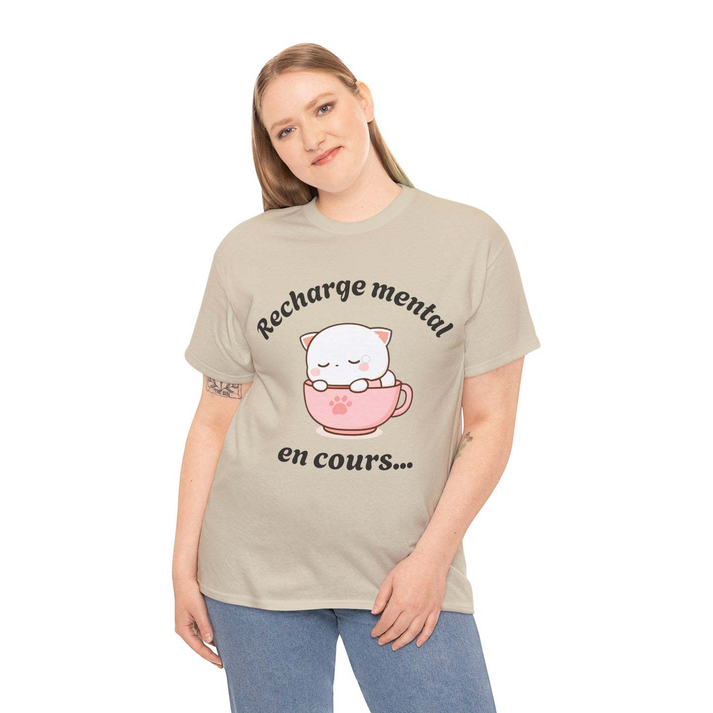 T-shirt unisex 100% coton "Recharge mental en cours..." avec notre adorable petit chat.