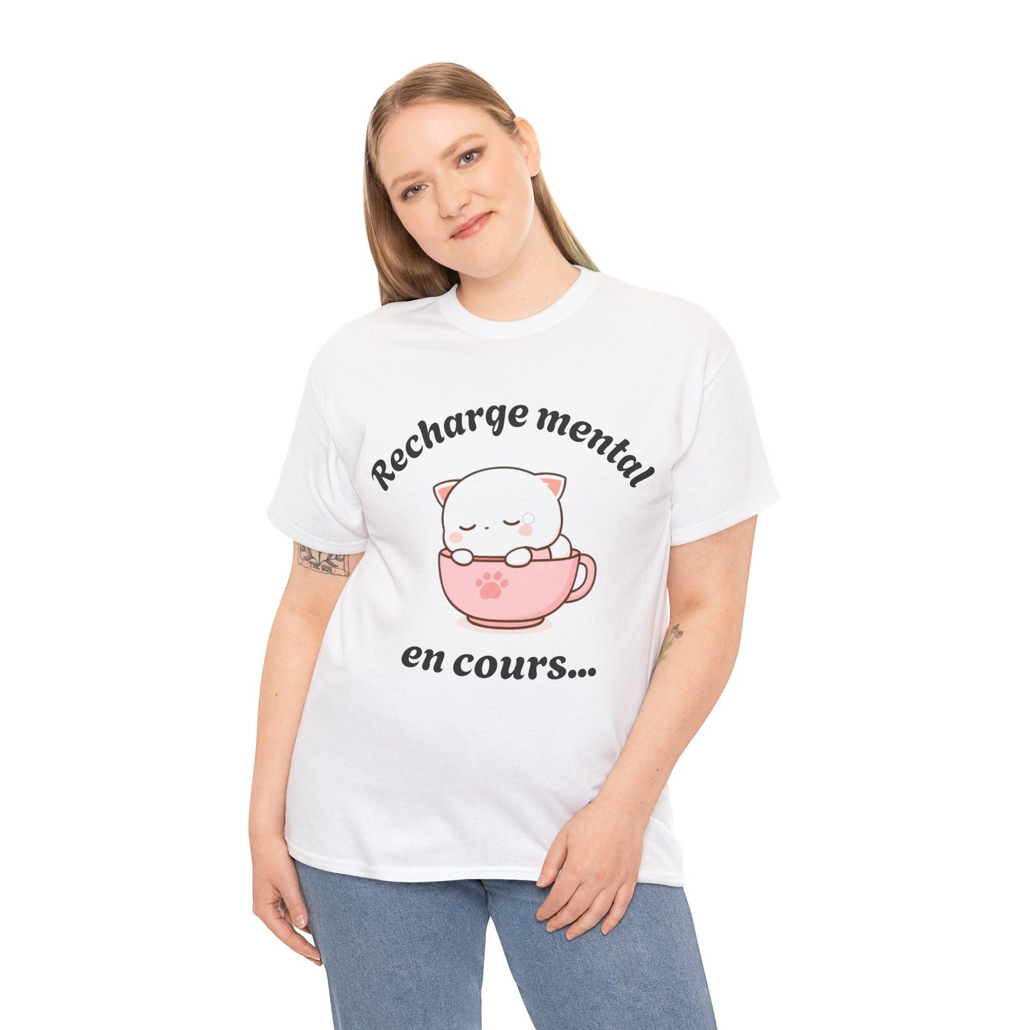 T-shirt unisex 100% coton "Recharge mental en cours..." avec notre adorable petit chat.