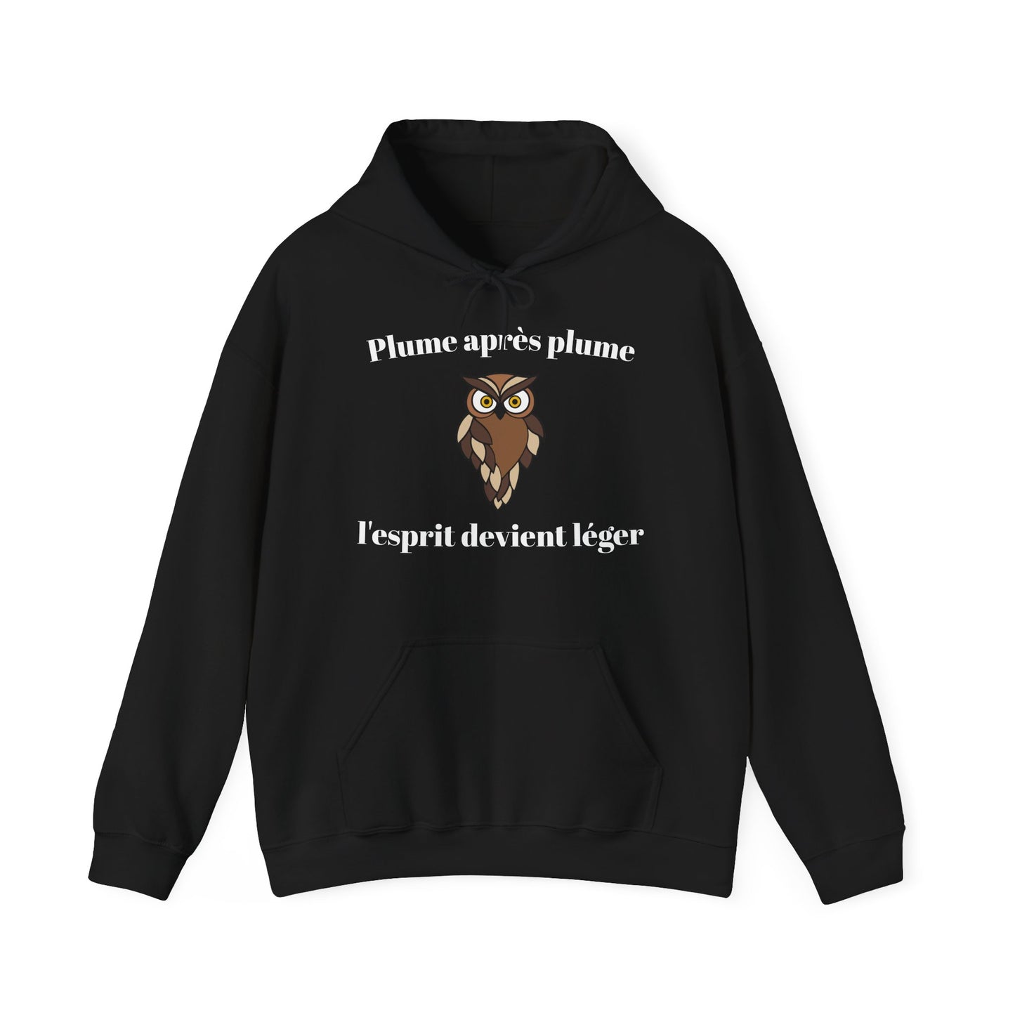 Hoodie unisex "Plume après plume, l'esprit devient léger" avec notre adorable petite chouette.