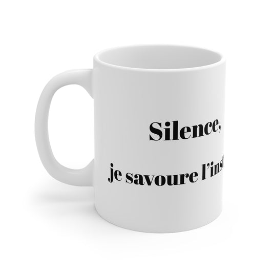 Mug en céramique "Silence, je savoure l'instant" avec notre adorable petit chat.